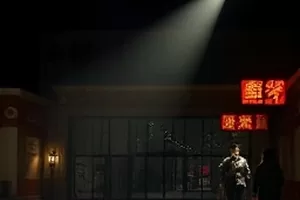 《长夜补习班》封面:熄灯后的教室走廊,只有尽头的办公室还亮着一盏台灯